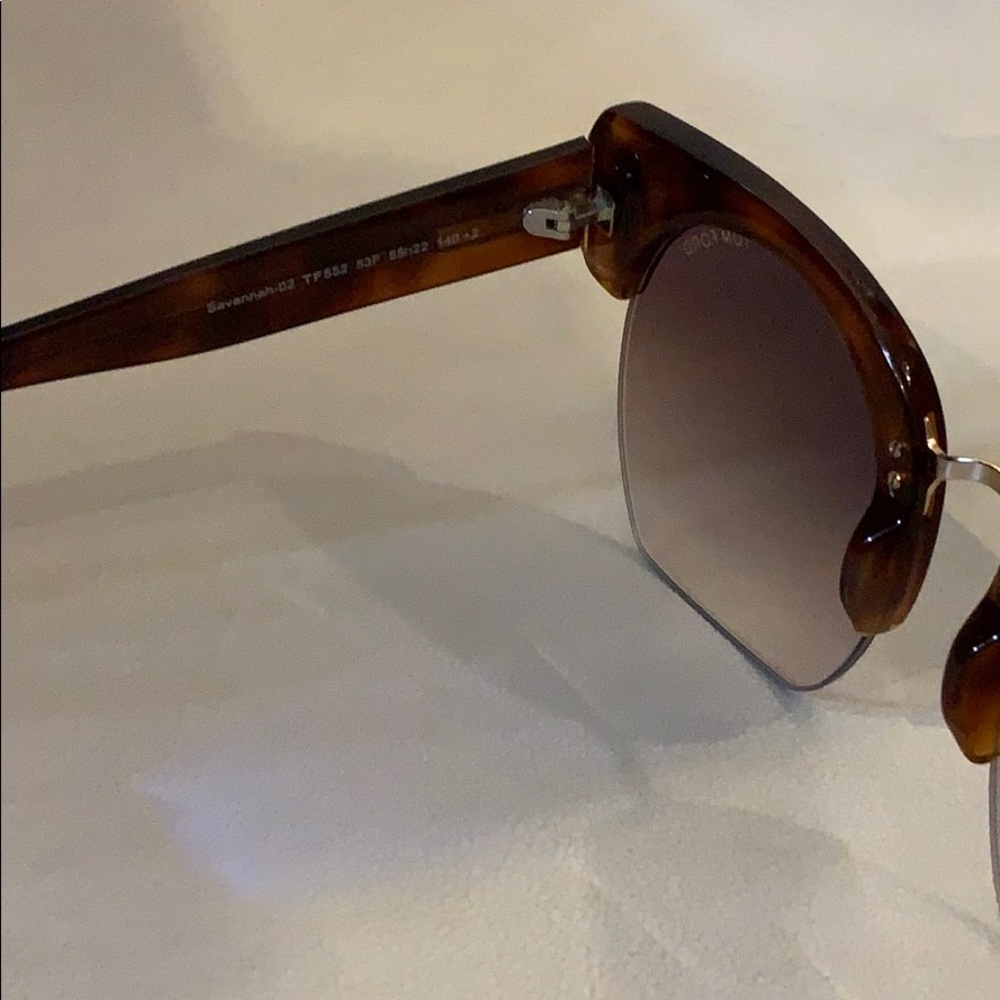 New Women’s Authentic Tom Ford Sunglasses - Picture 8 of 8